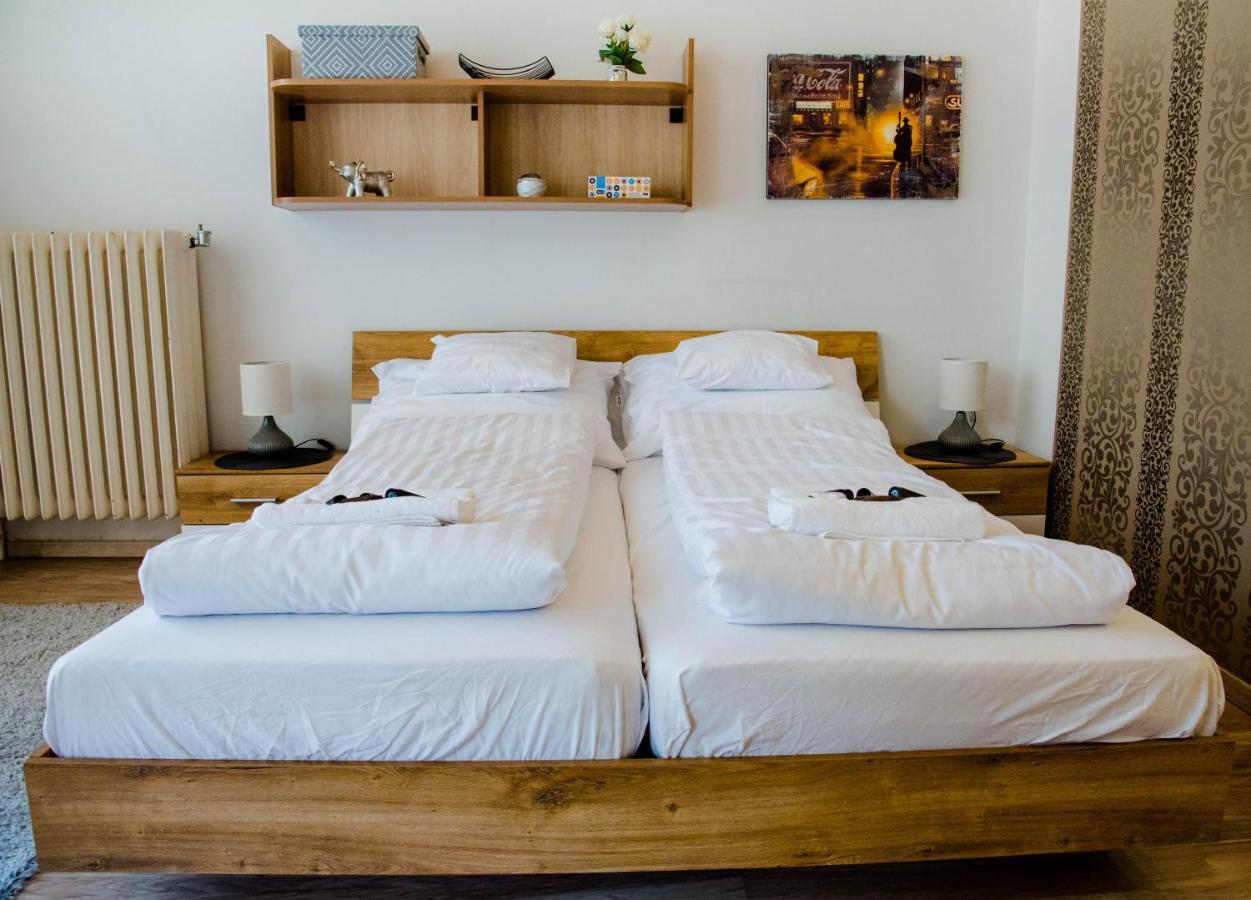 Apartman Parliament Side Escape With Complimentary Parking